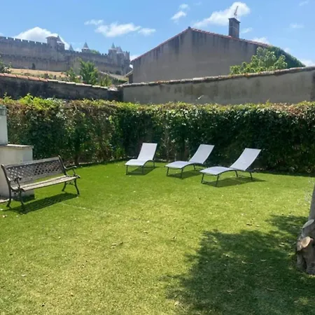 Casa de Férias Atypical House With Breathtaking Views Carcassonne