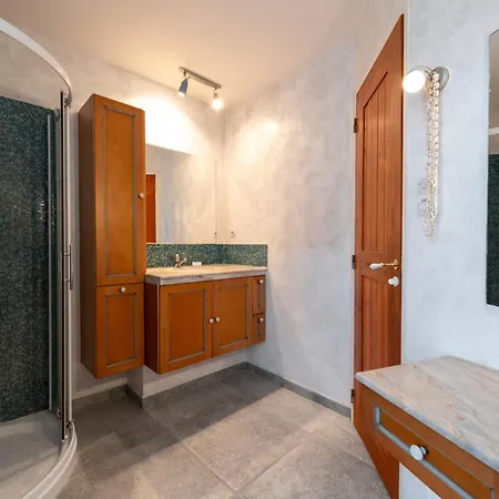 Casa de Férias Atypical House With Breathtaking Views Carcassonne