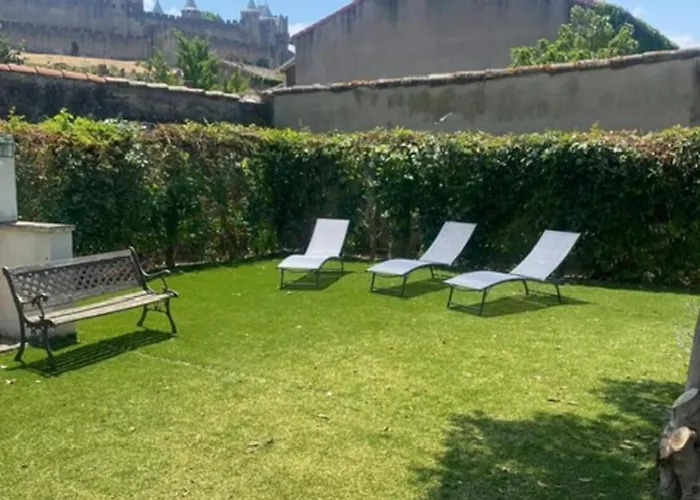 Dom wakacyjny Atypical House With Breathtaking Views Carcassonne