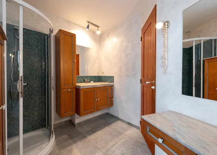 Dom wakacyjny Atypical House With Breathtaking Views Carcassonne